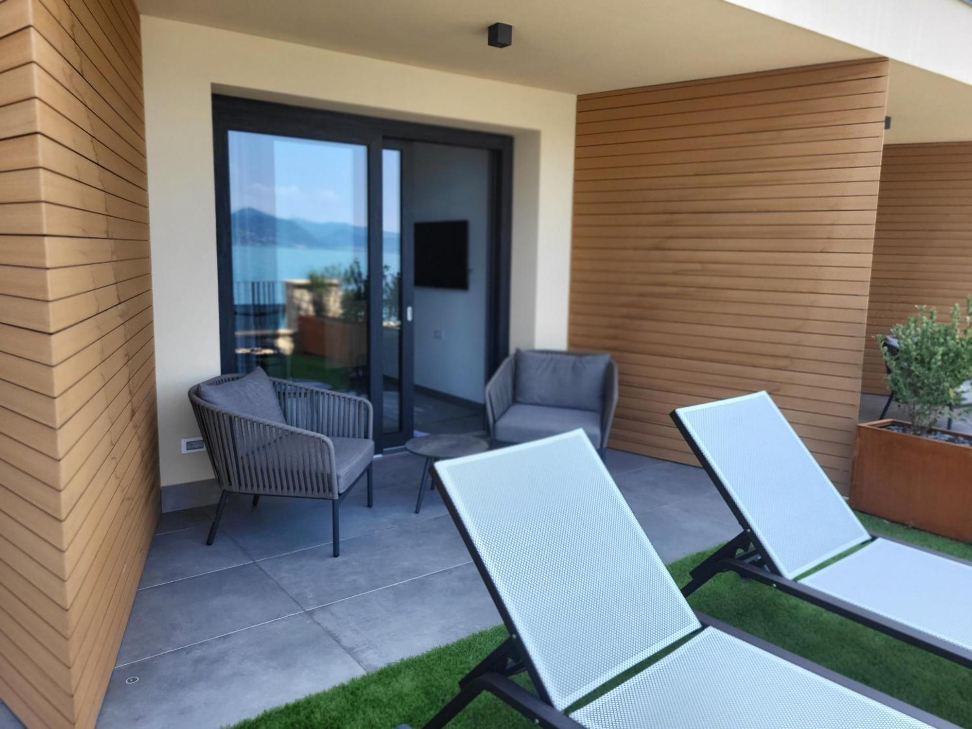 Attilio High Living Suites - Adults Only 토리델베나코 객실 사진