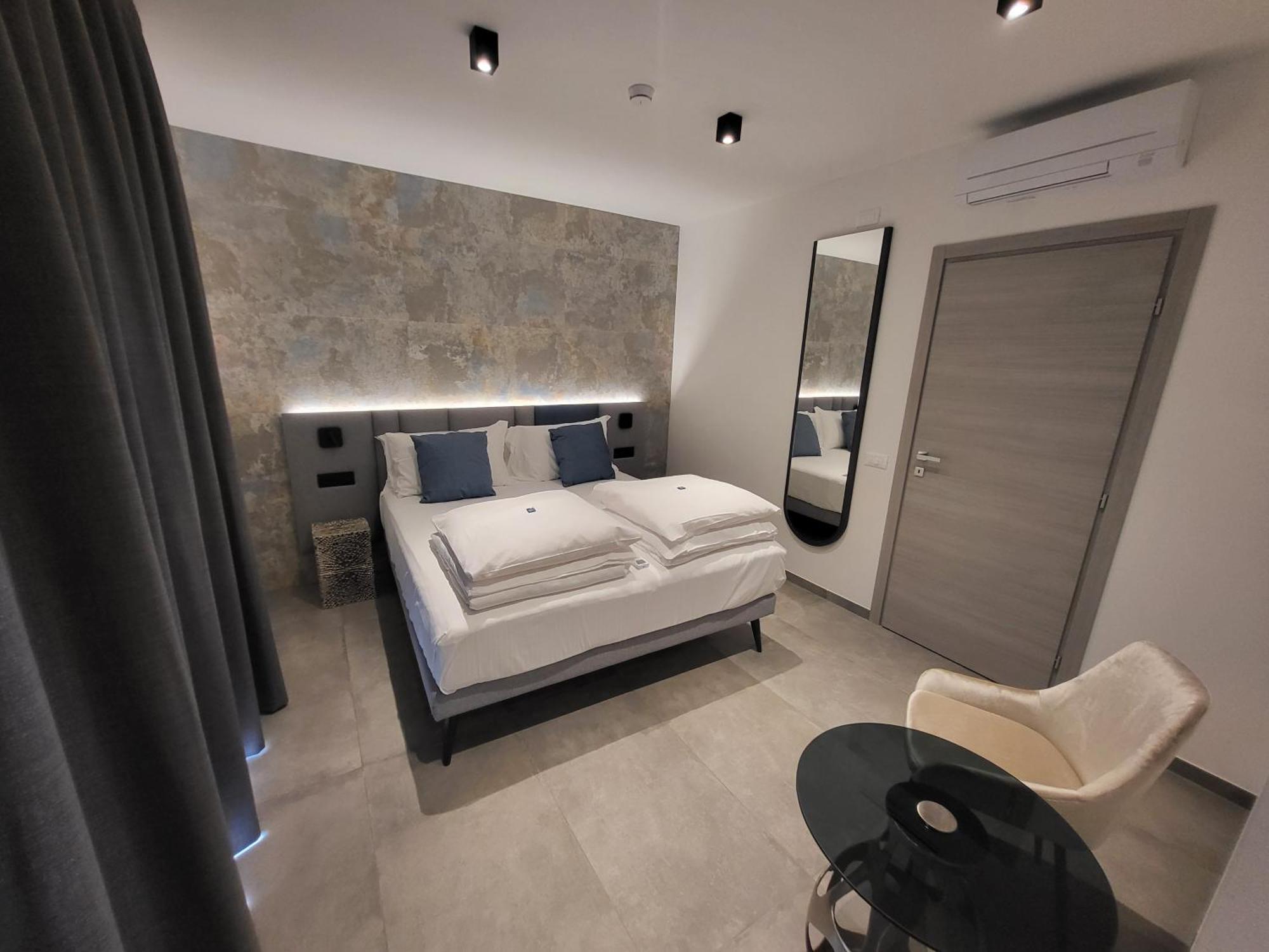 Attilio High Living Suites - Adults Only 토리델베나코 객실 사진