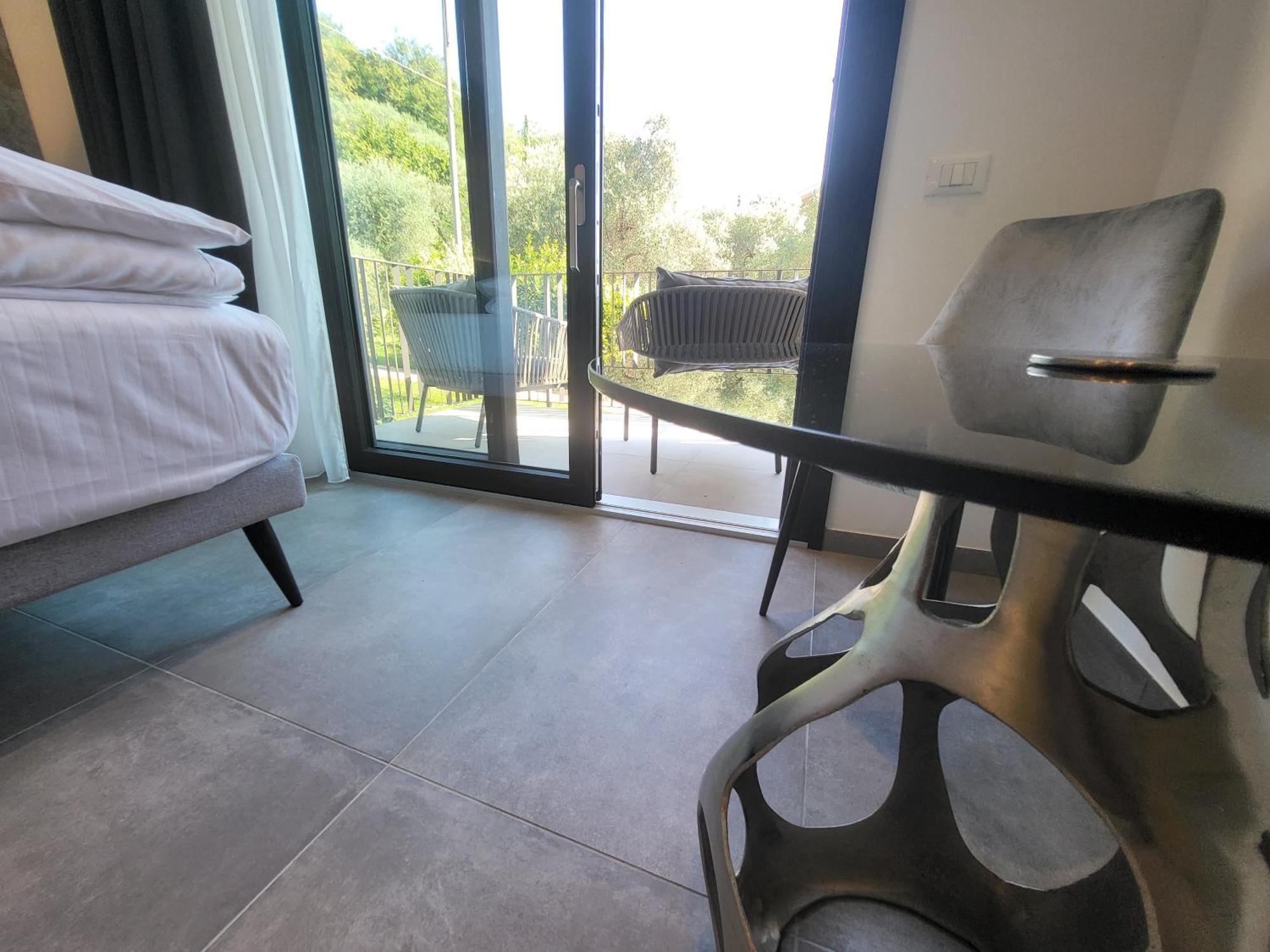 Attilio High Living Suites - Adults Only 토리델베나코 객실 사진